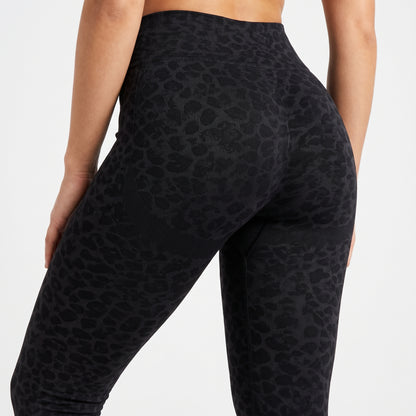 Back view of KING APEX Lioness Stealth black leggings