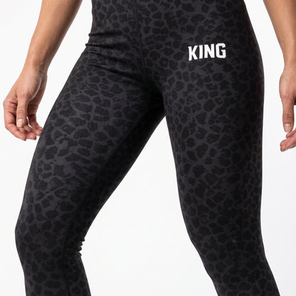 Front detail of KING APEX Lioness Stealth Midnight Black high-waisted leggings